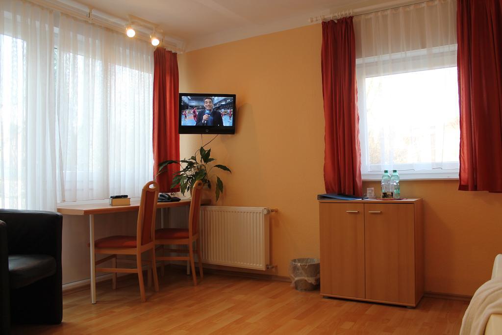 Hotel Brigitte Bad Krozingen Phòng bức ảnh